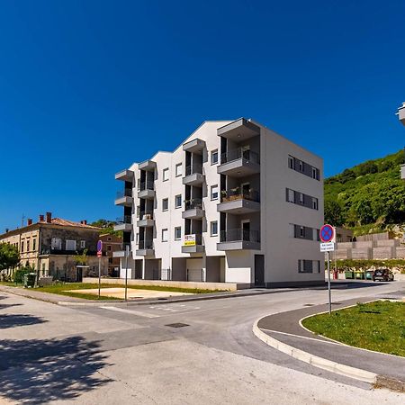 Seafront Villa Andrijana - Happy Rentals Plomin Exterior photo