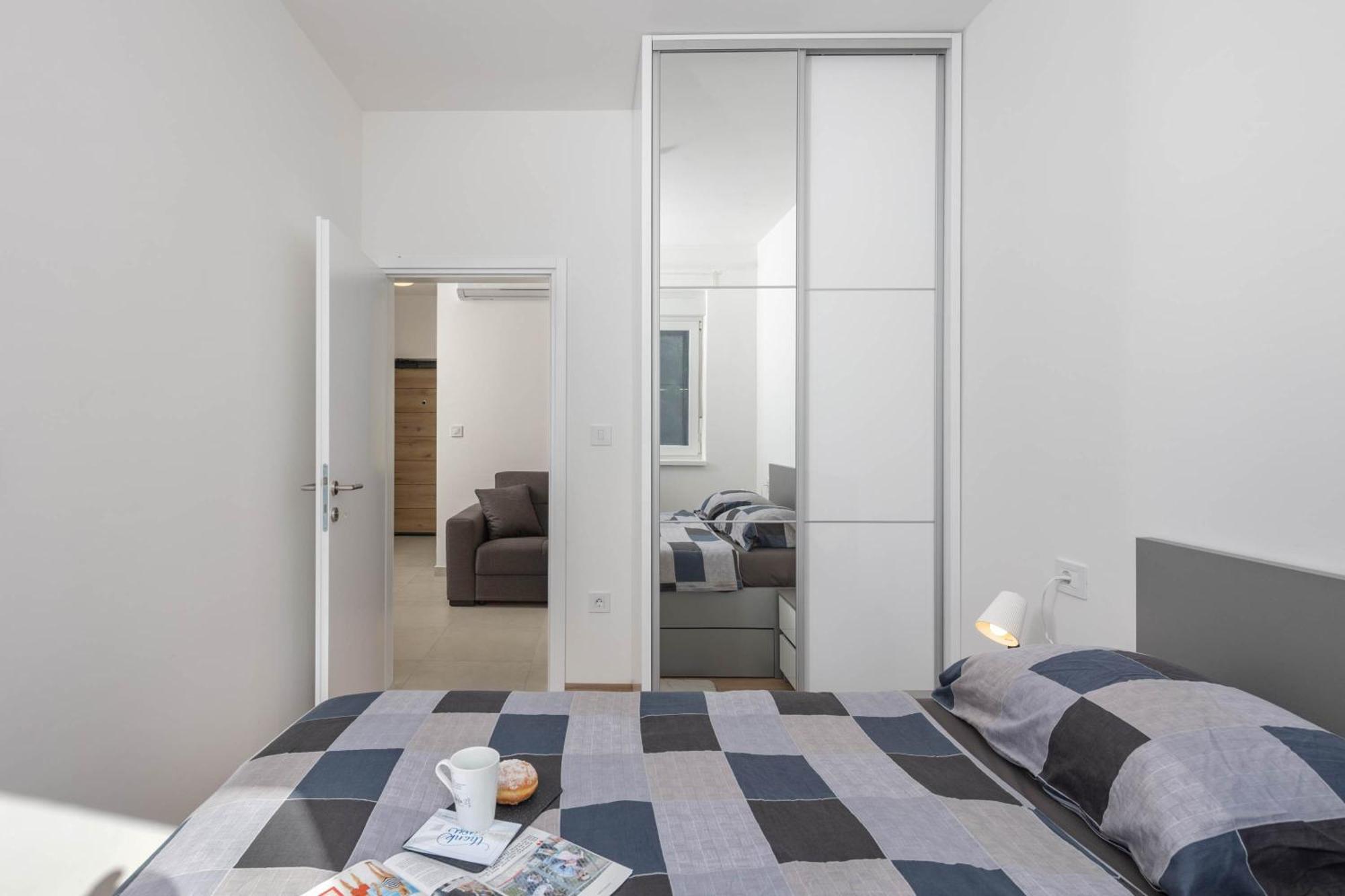 Seafront Villa Andrijana - Happy Rentals Plomin Exterior photo